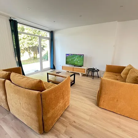 بيت للعطل Modern House Next Disneyland