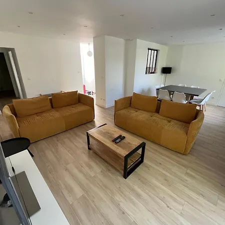 Modern House Next Disneyland بيت للعطل